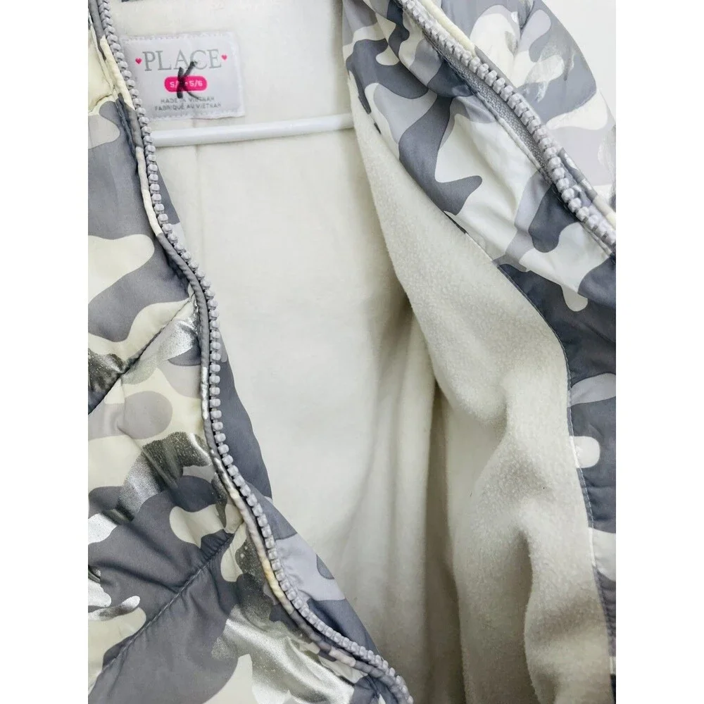 The Children’s Place Kids Silver Puffer Jacket Coat – Size 5/6 – Front Zip